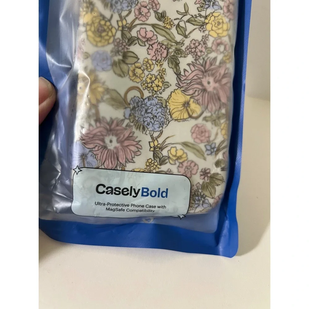 Casely Bold Prairie Blooms Pastel Floral iphone Case‎ NIP Mag Safe